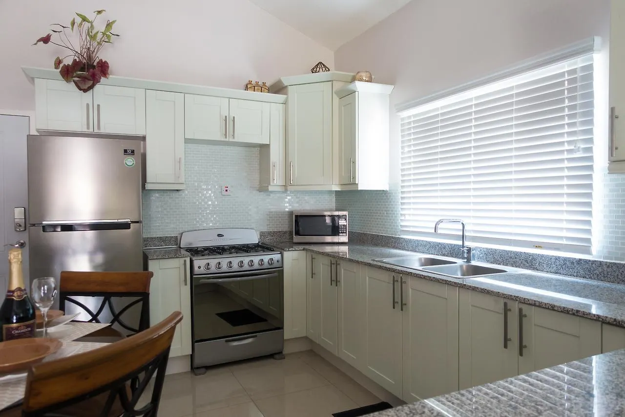 Ellis Caymanas Caymanas Estate Country Club Rental Management جامايكا