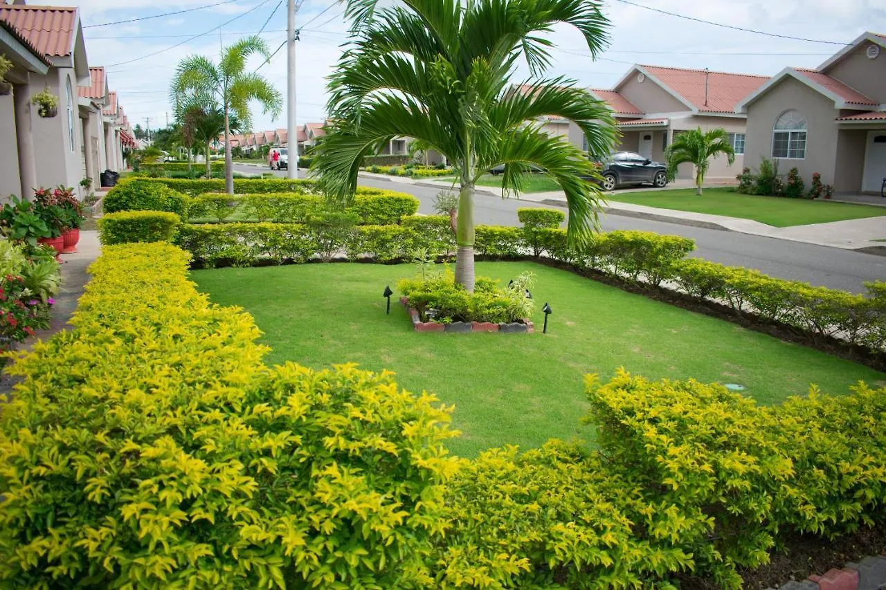 Ellis Caymanas Caymanas Estate Country Club Rental Management 0*, Ellis Caymanas جامايكا